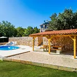 Tatil Evi Front In Krk *