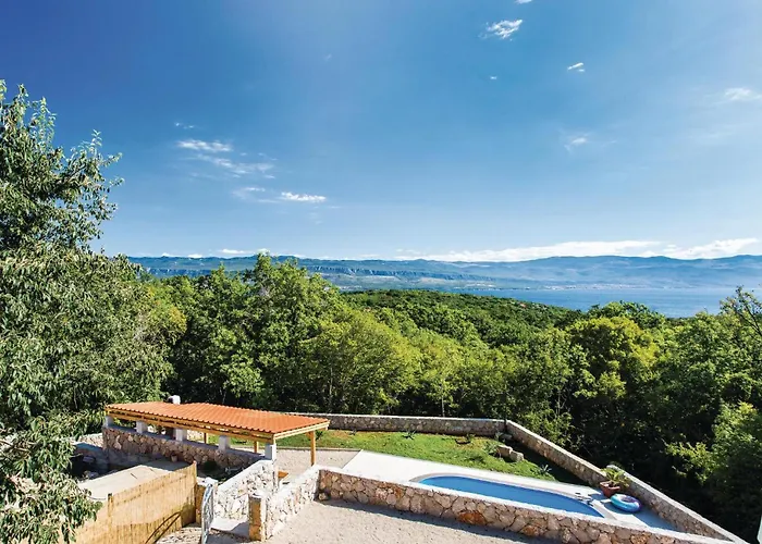 Awesome In Krk With Wifi 크르크